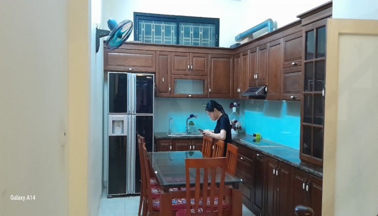 Cho thuê nhà trong ngõ ô tô phố Nguyễn An Ninh, 5 tầng, 53m2, 4 ngủ, 3 WC, 16 Triệu